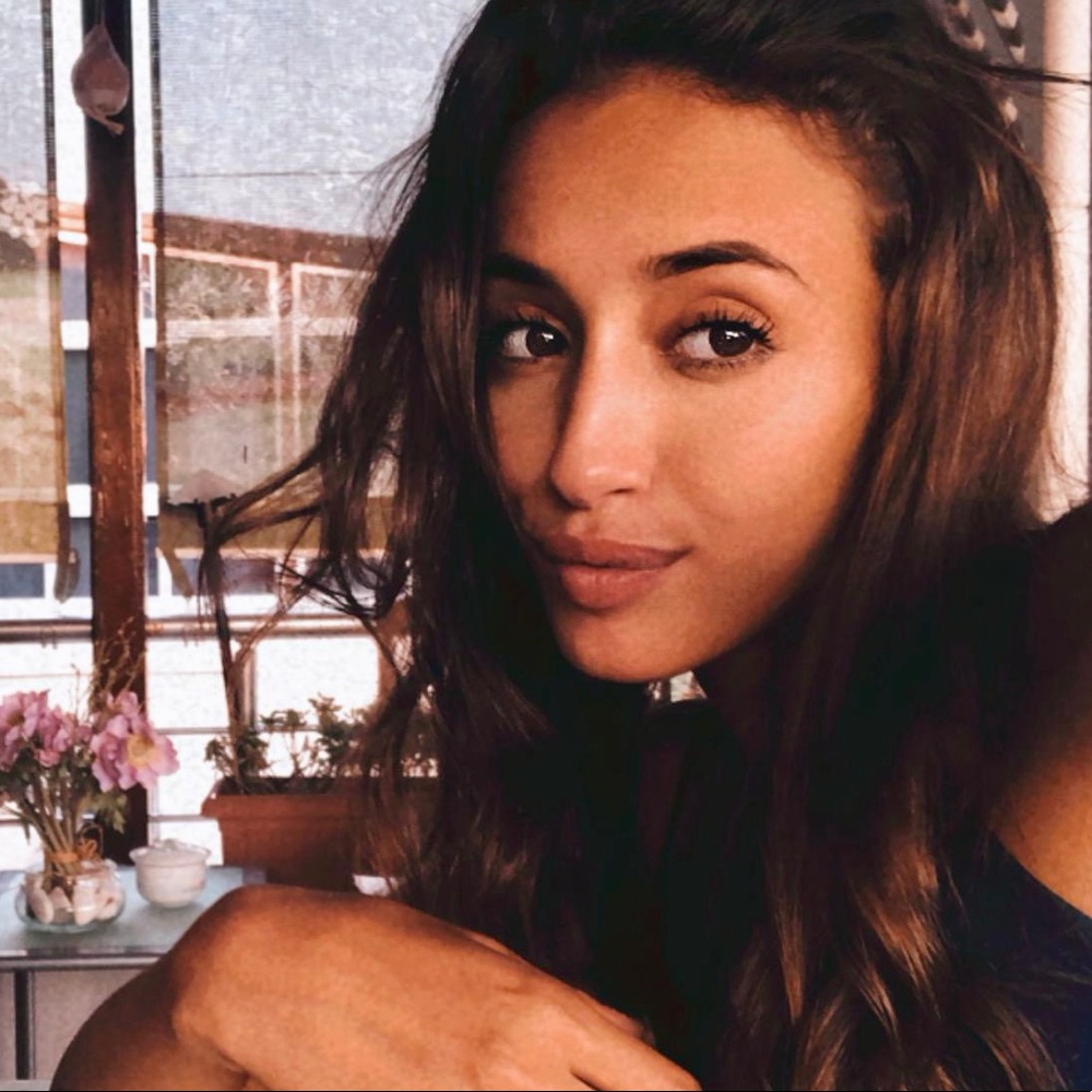 Meet your Posher, Zeyneb